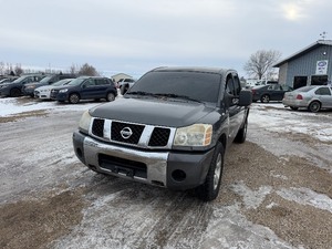 lot 6 image: 2006 Nissan Titan