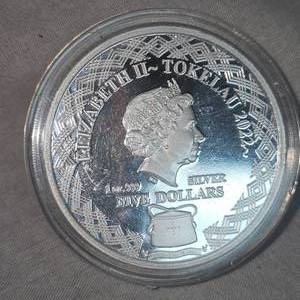 lot 83 image: 2022 1oz Austrailian Owls Silver Round