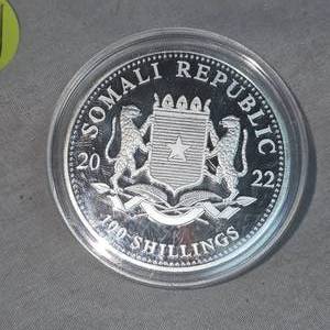 lot 84 image: 2022 1oz African Elephant Silver Round