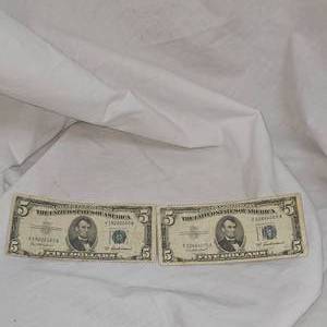 lot 66 image: 2-1953A $5 Silver Certificates