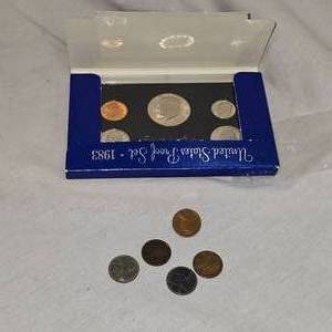 lot 41 image: 1983 Proof Set
