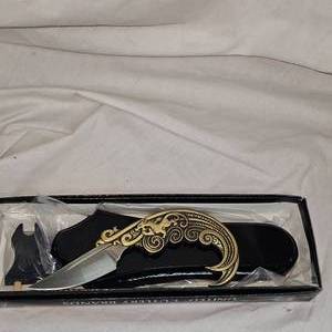 lot 92 image: United Cutlery Knife w Scabbard