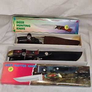 lot 98 image: The Deer Hunter Stainless Bladed 6 Knife wScabber