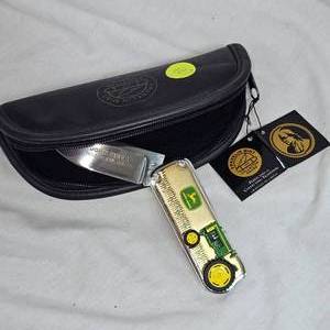 lot 107 image: Frankliin Mint John Deere Collection Knife