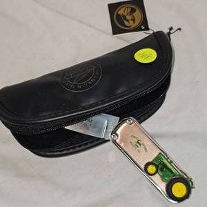 lot 108 image: Frankliin Mint John Deere Collection Knife