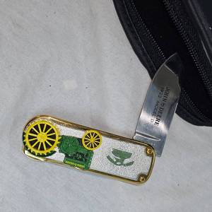 lot 110 image: Frankliin Mint John Deere Collection Knife