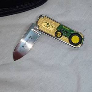 lot 112 image: Frankliin Mint John Deere Collection Knife