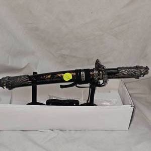 lot 124 image: Japanese 12 Short Knife, Like New