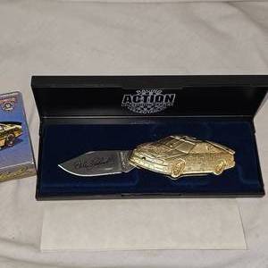 lot 127 image: Bass Pro GM Goodwrench Knife