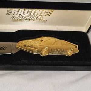 lot 128 image: Dale Jarrett Gold Nascar Knife