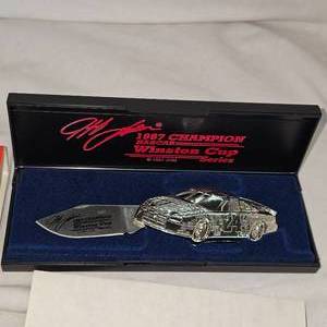 lot 137 image: Jeff Gordon 1997 Champion Knife