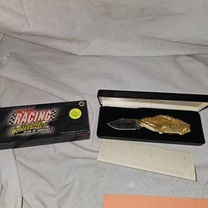 lot 138 image: Rusty Wallace Gold Collector Knife