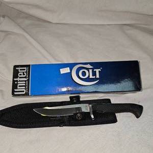 lot 152 image: Colt 4 Bird Knife, As New in Sheath