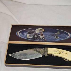 lot 158 image: Bunting Outdoors Eagle Knife wCarved Handle in Case