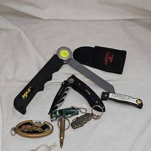lot 160 image: MXZ Folding Saw with Five Knives