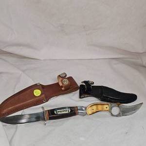 lot 162 image: Pair of Hunting Knives