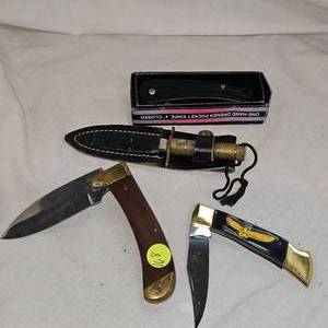 lot 168 image: Lot of 4 Knives