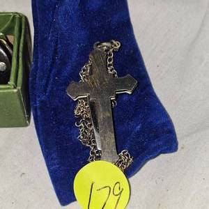 lot 179 image: Remington UMC Knife and Cross Necklace Knife