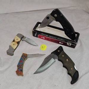 lot 181 image: 4 Lockback Knives