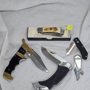 lot 189 image: Lot of 5 Knives