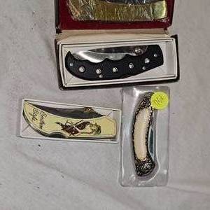 lot 190 image: Lot of 4 Knives