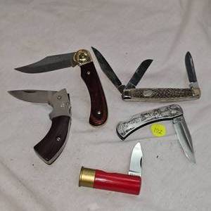 lot 192 image: Lot of 5 Knives
