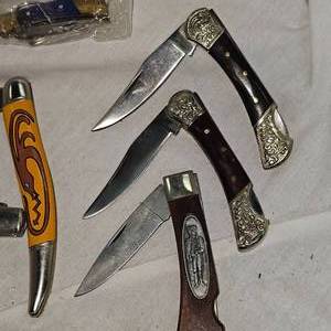 lot 197 image: Assortment of 7 Knives