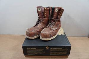 lot 19 image: Irish Setter Wingshooter St Mens 8 Work Boots Style 83832 - Size 11