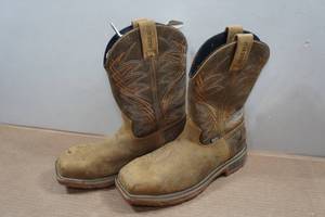 lot 20 image: Irish Setter Marshall Mens 11 Pull-On Work Boots Style 83912 - Size 9.5