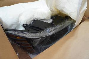 lot 65 image: Black Headlight Assembly Set - Dodge Journey 2009-2020