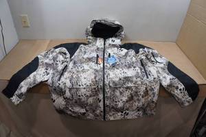 lot 127 image: Clam Ice Armor Rise Parka with Motion Float - 3XL