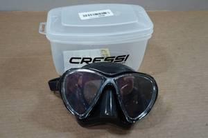 lot 144 image: Cressi Big Eyes Evolution Mask