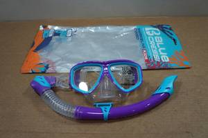 lot 151 image: Cressi Kids Snorkel Set