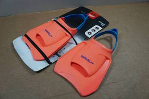lot 159 image: Speedo Fitness Fins - Size 9-11