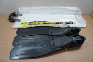 lot 160 image: Cressi Rondinella Fins - 8.5-9.843-44