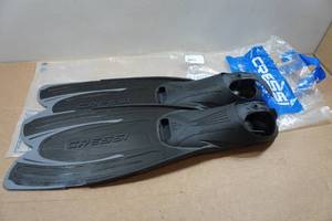 lot 164 image: Cressi Agua Adult Fins - Size 10-1145-46
