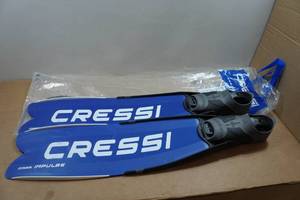 lot 165 image: Cressi Gara Impulse Freediving Fins - Size 8-942-43