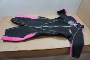 lot 170 image: Cressi Lido Womens 2mm Wetsuit - XL5, Pink