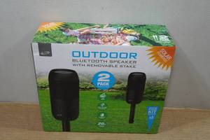 lot 189 image: Solar Powered Outdoor Bluetooth Speaker Set