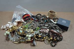 lot 201 image: Assorted Costume Jewelry