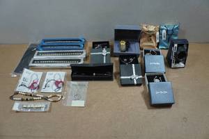 lot 202 image: Assorted Costume Jewelry