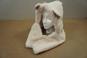 lot 208 image: Mona Momo Fuzzy Winter Hat