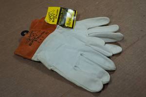 lot 212 image: Black Stallion Welding Gloves - XL