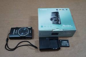 lot 216 image: Canon Power Shot Digital Camera with Accessories