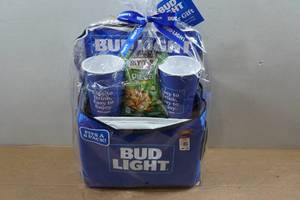 lot 298 image: Bud Light Gift Set - Cooler, Cups, Pretzels