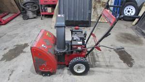 lot 2 image: MTD Yard Machine 522 Snow Blower
