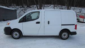 lot 1 image: 2017 Nissan NV200 Utility Van