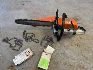 Stihl 028 AV Super Wood Boss with Extra Chains and 18" Bar