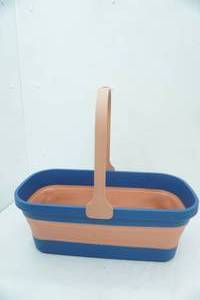 lot 32 image: SiliconeRubberPoly Collapsible Storage Basket whandle. 20.5x9.75x8
