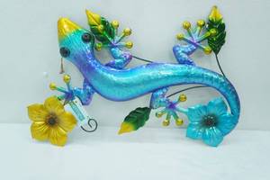lot 40 image: Metal Salamander Wall Decor 24x15 NEW With Tags